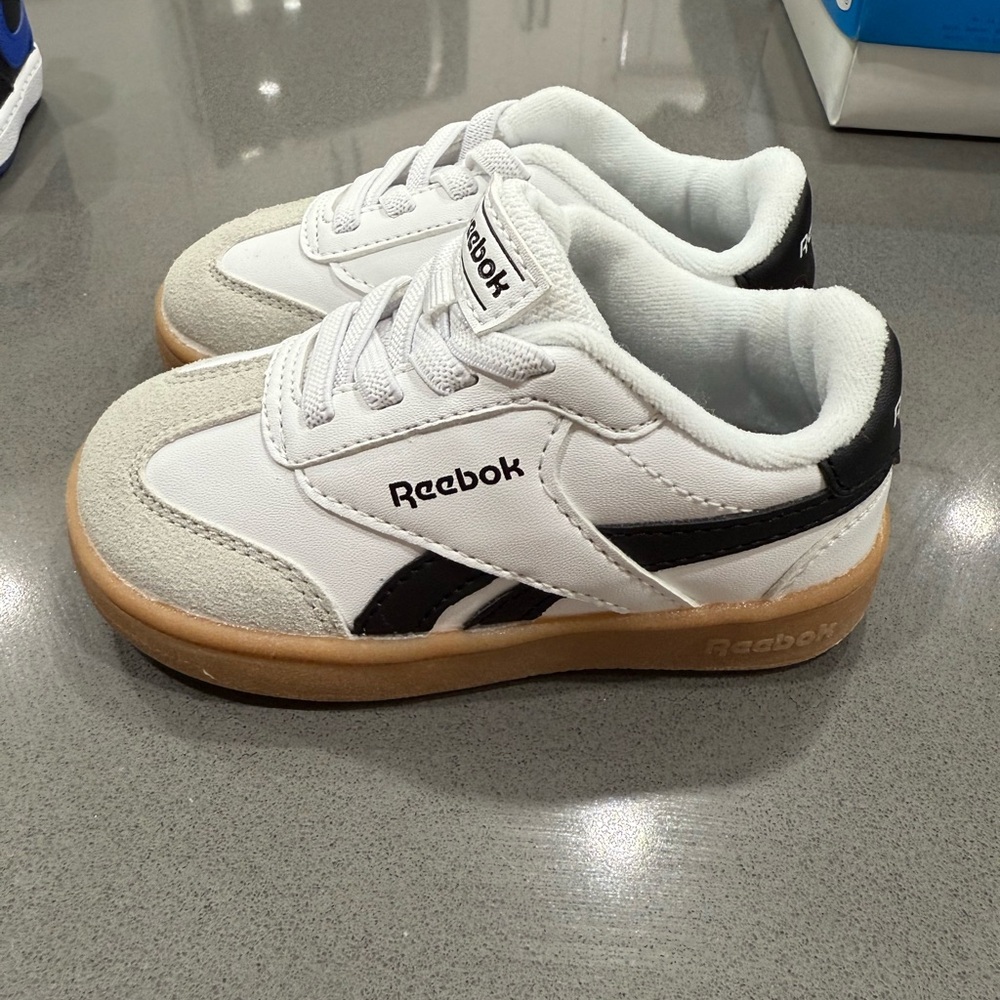 Reebok trainers (samba look alike)